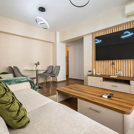 Apartment Victoriei 1br Flat - Spectacular Boulevard Views *