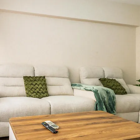 Apartment Victoriei 1br Flat - Spectacular Boulevard Views *