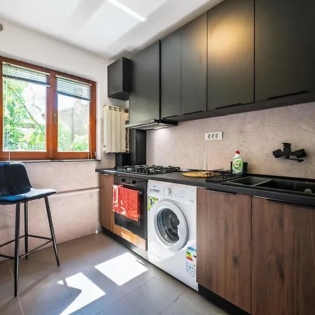 Victoriei 1br Flat - Spectacular Boulevard Views * Bucharest