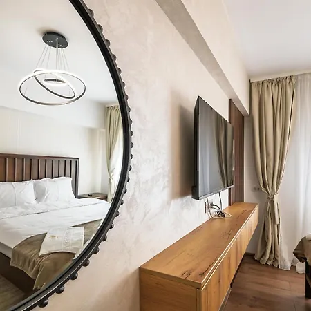 Victoriei 1br Flat - Spectacular Boulevard Views Apartment *