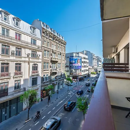 Victoriei 1br Flat - Spectacular Boulevard Views Bucharest